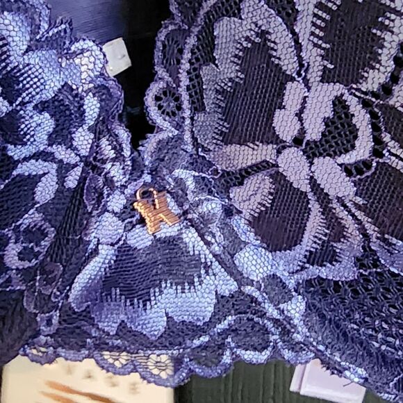 Savage X Fenty Floral Lace Plunge Push Up Bra in Deep Periwinkle Blue - Picture 9 of 16